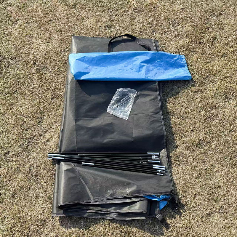 Kevyt, kolmipuolinen tuuletettu rantateltta