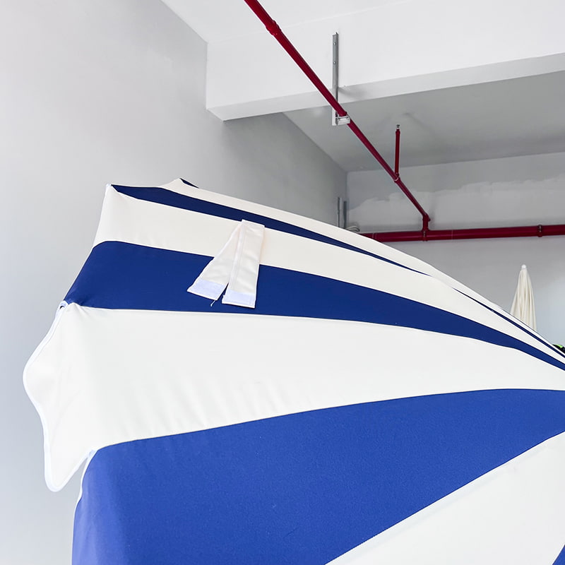 2,5 M Sinivalkoinen Patchwork Pagoda Sateenvarjo