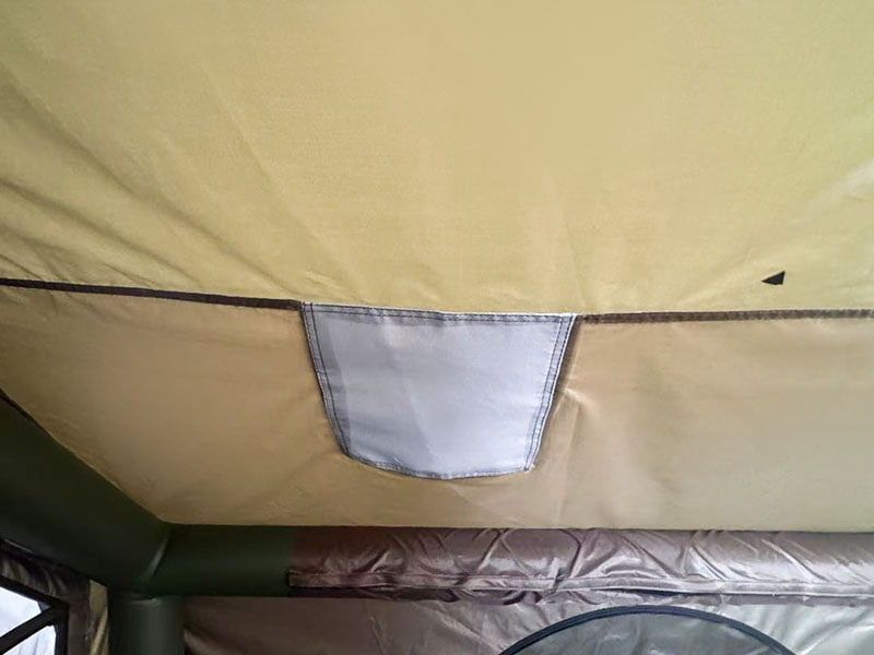 Pienikokoinen Military Green puhallettava leirintäteltta