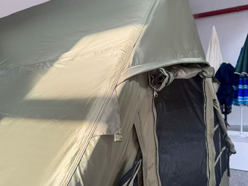 Pienikokoinen Military Green puhallettava leirintäteltta